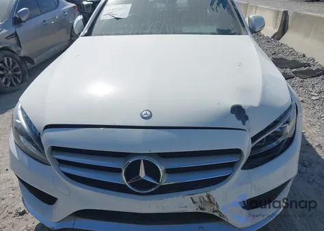 2015 Mercedes-Benz C 300 Sport 4Matic z USA, uszkodzony, nr VIN 55SWF4KB5FU028920